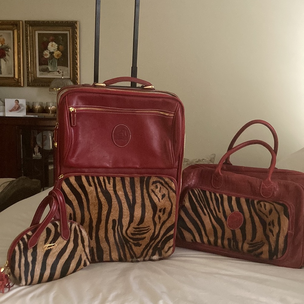 Terrida Red Leather Leopard design Luggage. Made in Italy . 4 piece set.